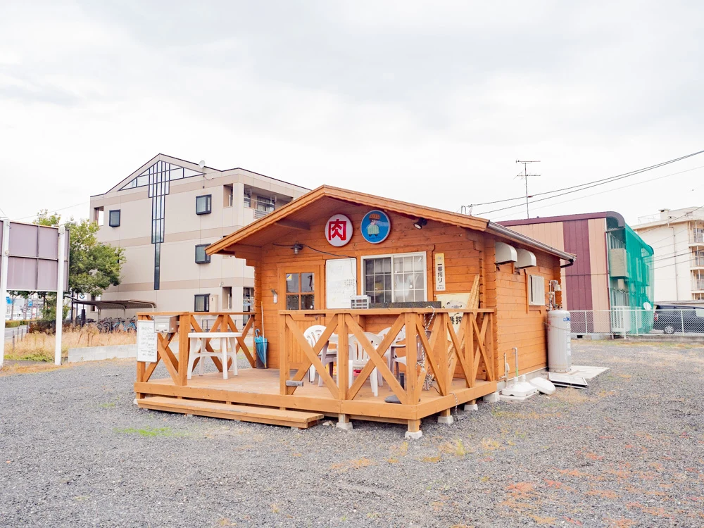 お肉バー ま、いっか:外観