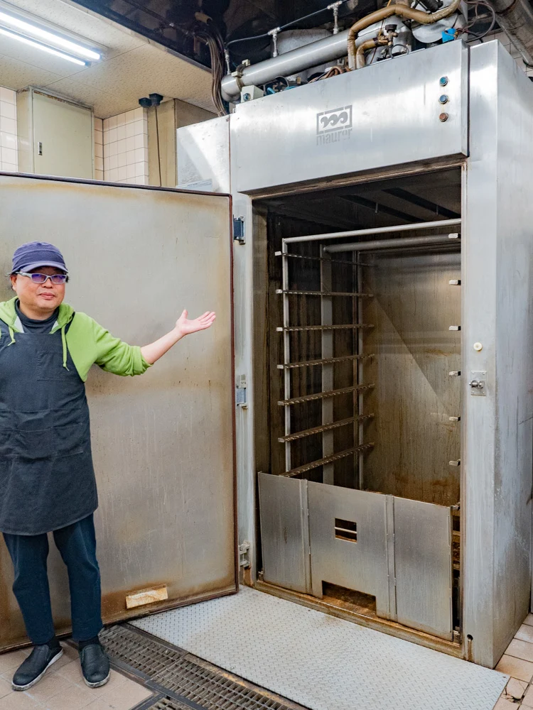 中村さんちのうまいもの工房:食肉加工品を製造する巨大な「スモークハウス」