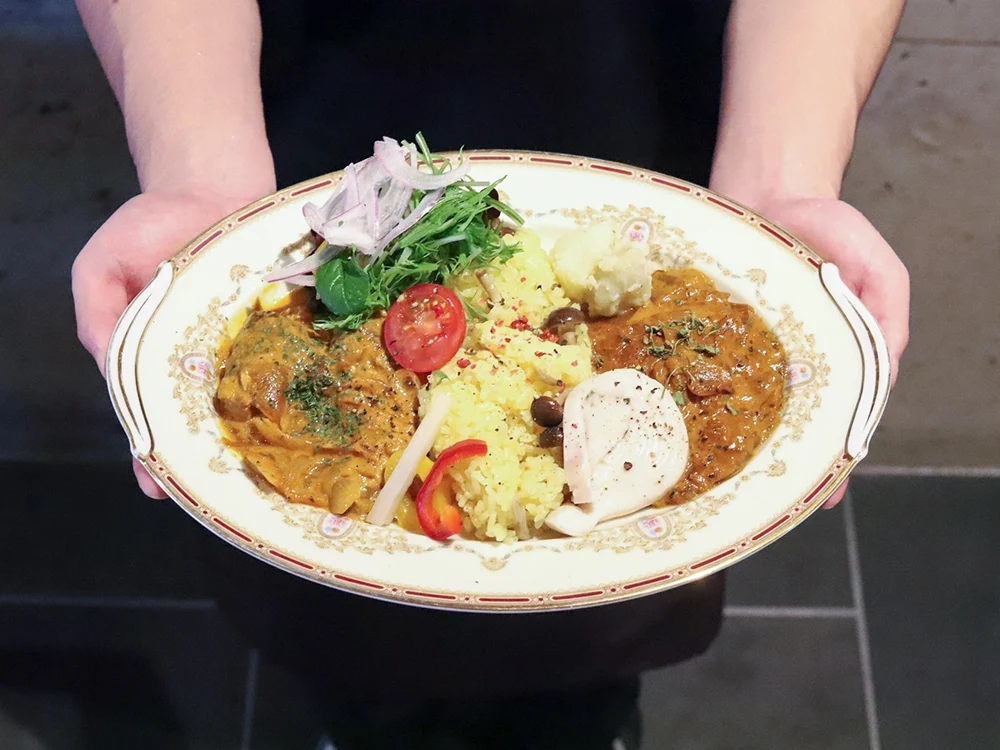 774:合いがけカレー「両方かけちゃう」例