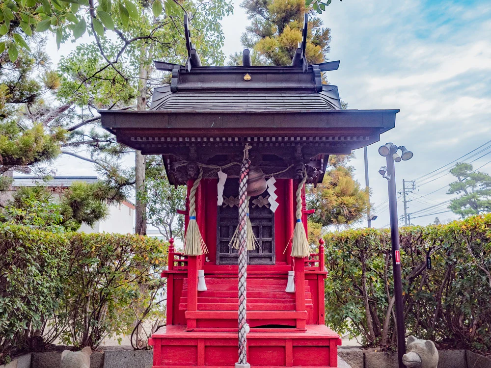 城山稲荷神社:社殿