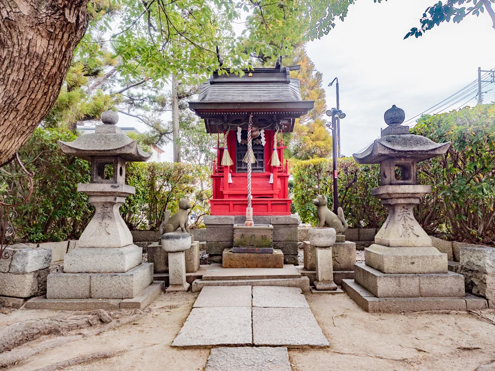 城山稲荷神社の社殿
