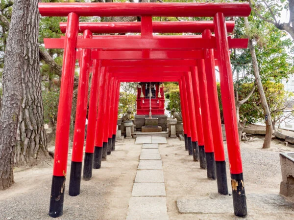 城山稲荷神社 〜 美観地区にあった城の名残をとどめる小さな神社