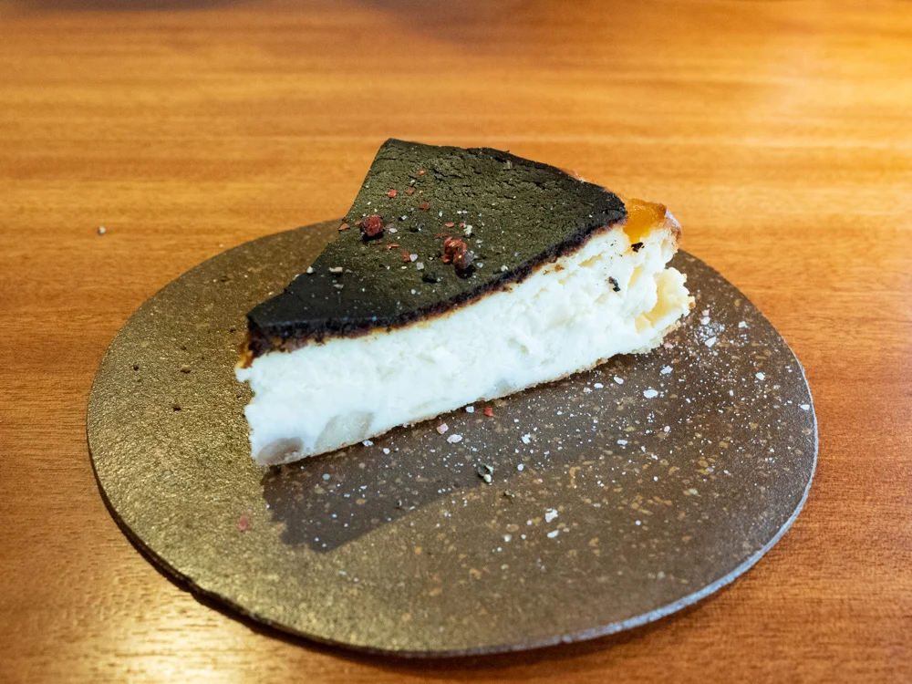 774:今日のデザート(バスク風チーズケーキ)