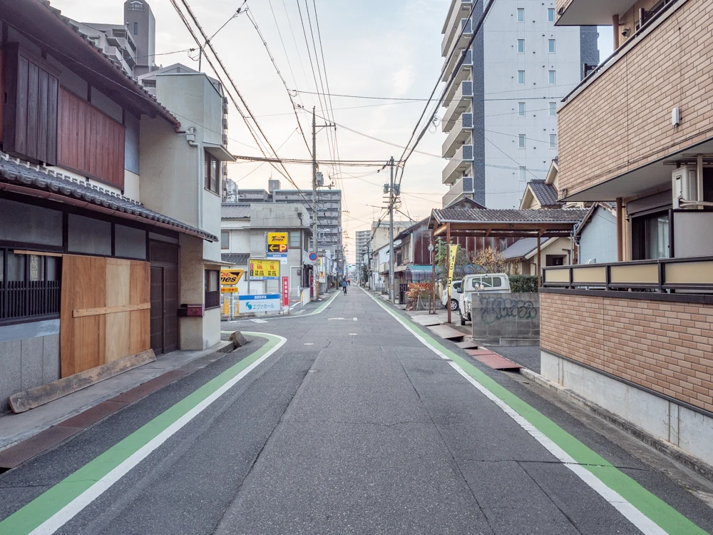 よりみちへの行き方：阿知南交差点を西へ直進
