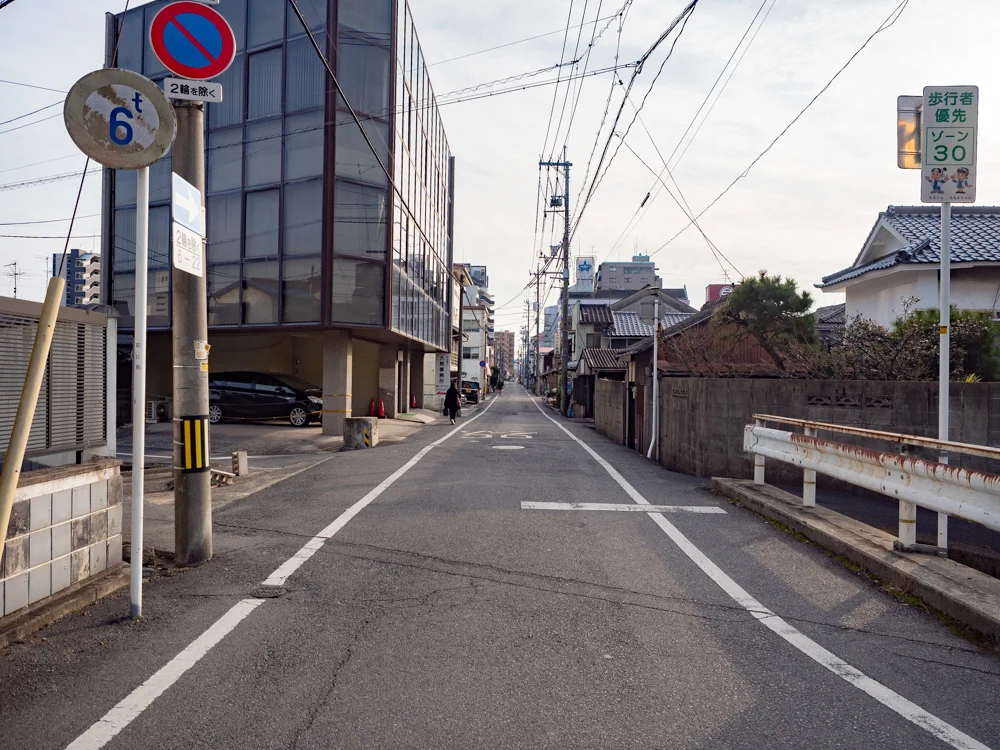 よりみちへの行き方：川西町交差点を南へ直進