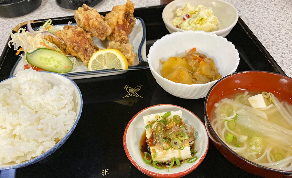 たご作:洋ランチ(手羽元のから揚げ)