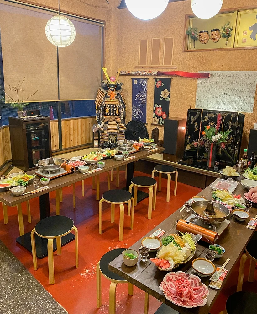 月のうつわ:宴会のようす