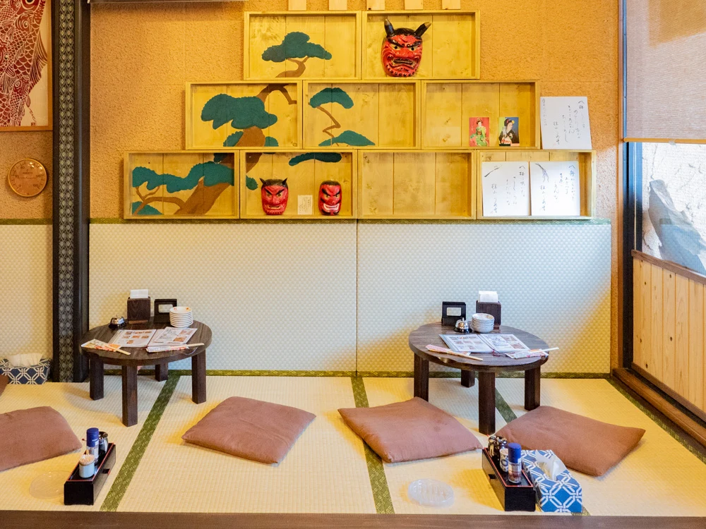 月のうつわ:店内のようす