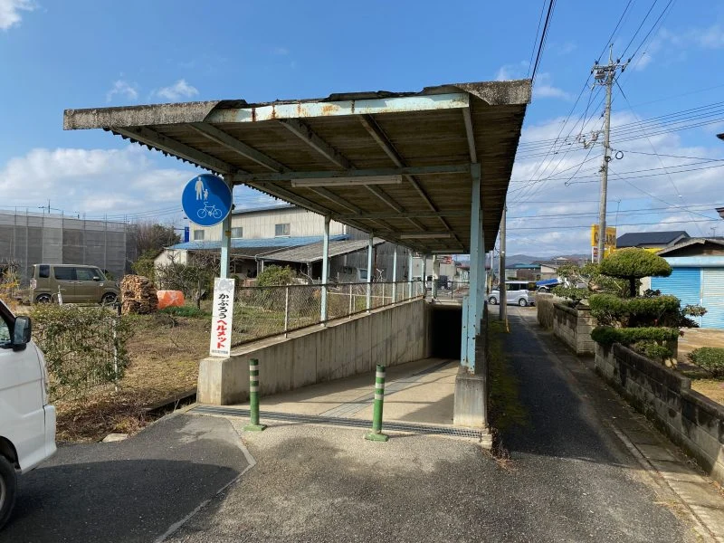 金田一耕助の小径 地下道