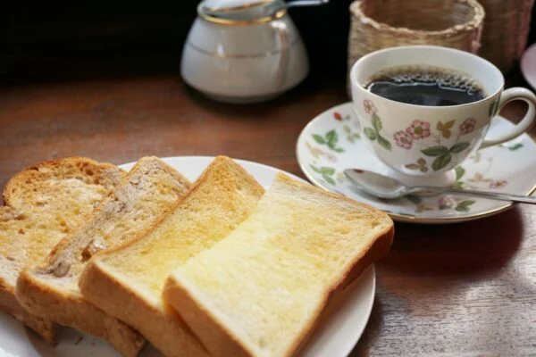 COFFEE HOUSE ごじとま ～ 40年の歴史が詰まった味わい深いコーヒーの薫りが漂う、真備町のジャズ喫茶