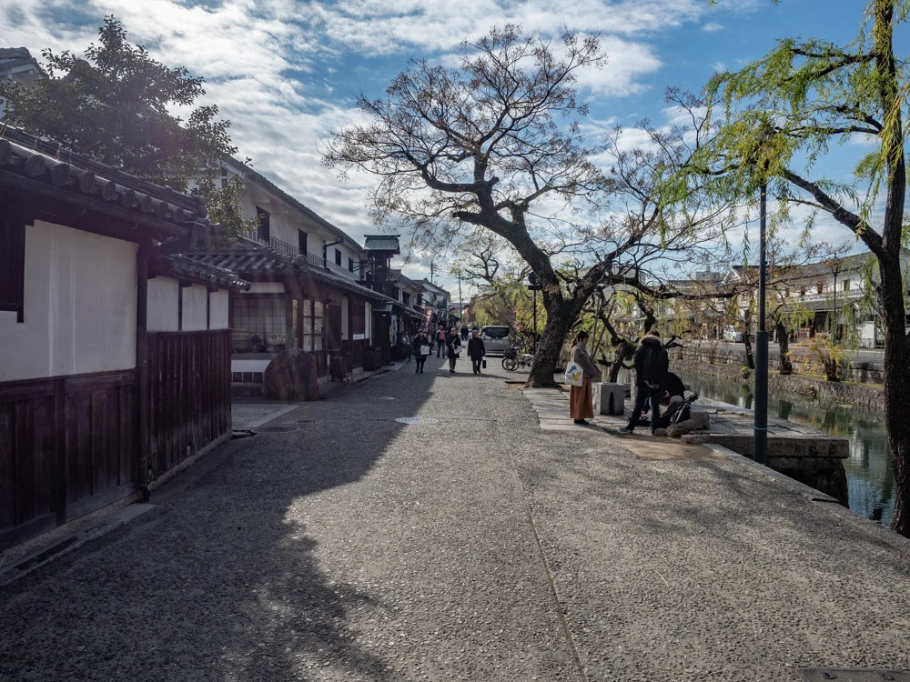 おおにしへの行き方：倉敷川畔