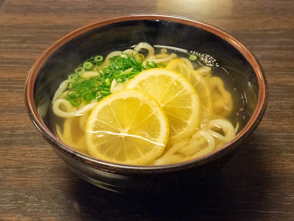 おおにし:瀬戸内レモンおろしうどん(温)