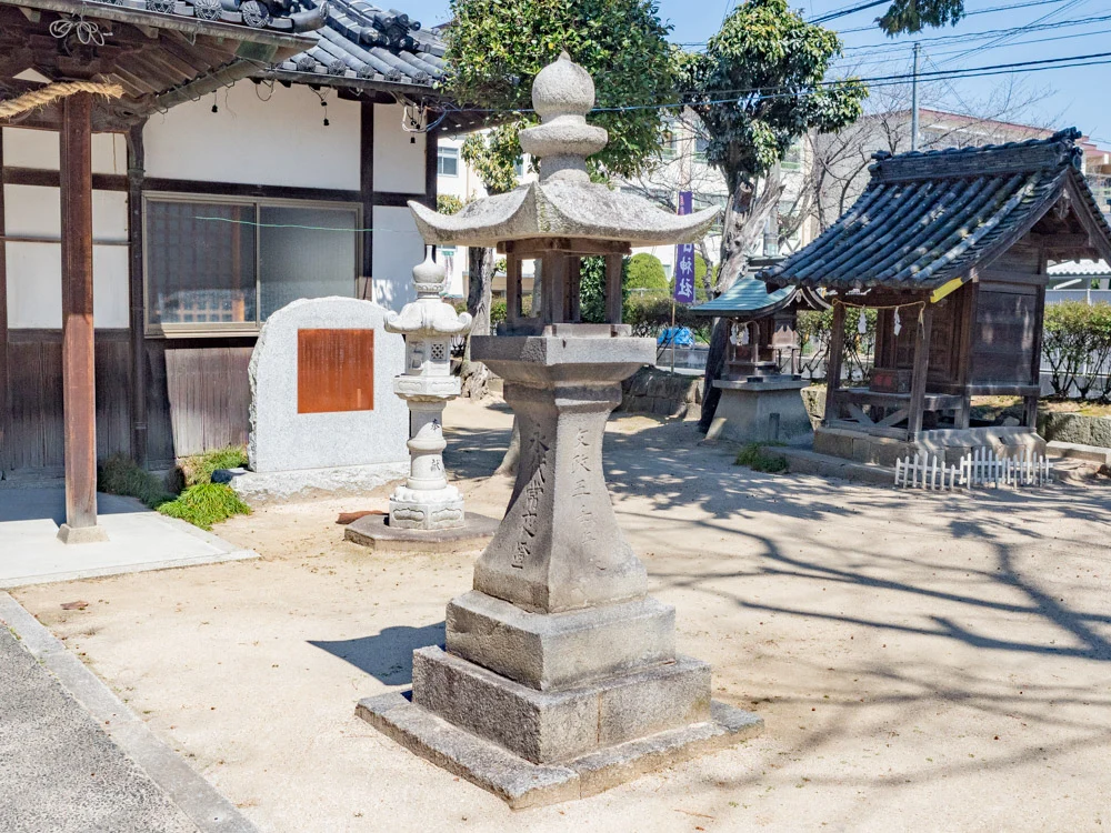 春日神社:石灯籠