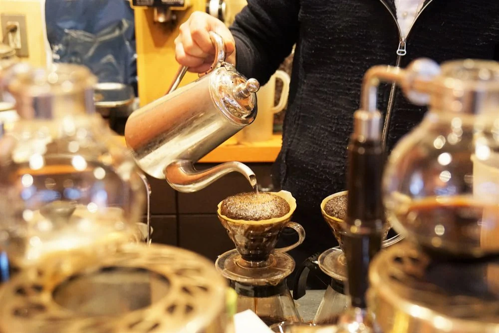 kobacoffee(コバコーヒー) コーヒーを淹れるようす