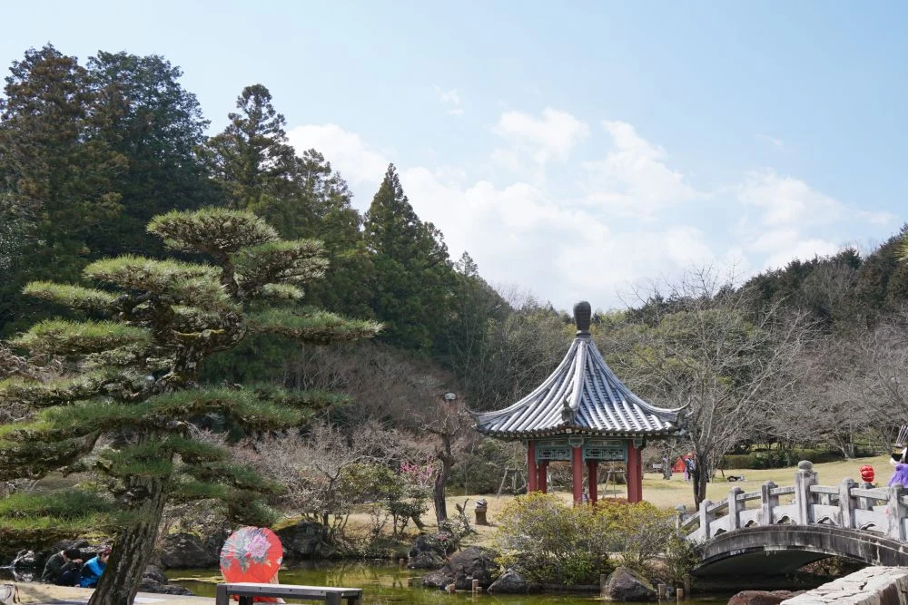歴史ロマンあふれる中国庭園でコスプレイベント まきび公園