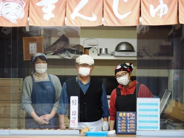 えびす饅頭 ～ あんこたっぷり、焼きたてをどうぞ！阿智神社西参道のそばにあるお饅頭屋さん