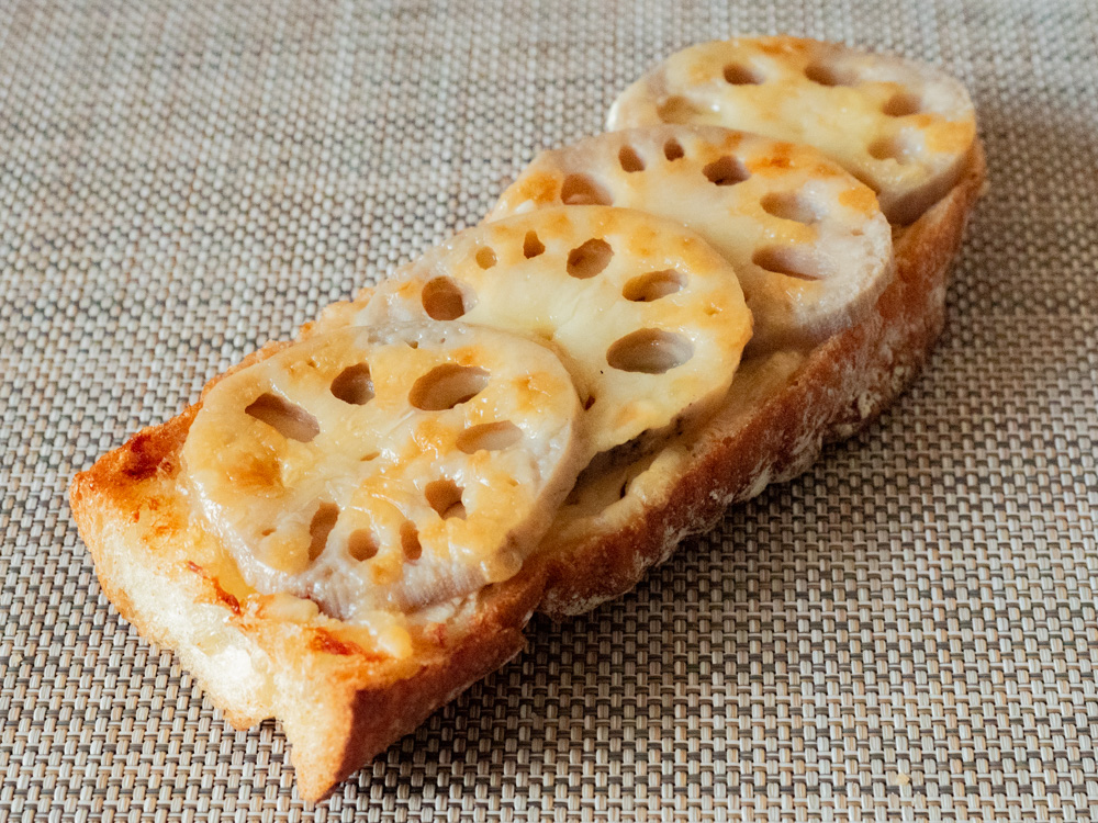 アシェット:タルティーヌ(レンコンとチーズ)