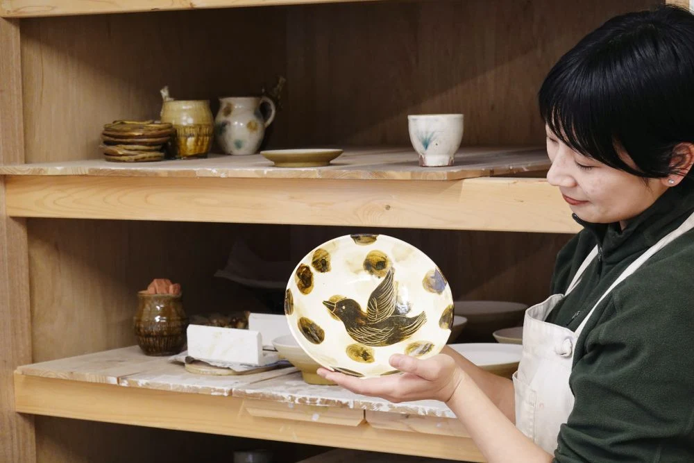 自分の作品を手にして、楽しい気持ちになってほしい ～ 真備町の陶芸家・原在加(はら ありか)さんインタビュー