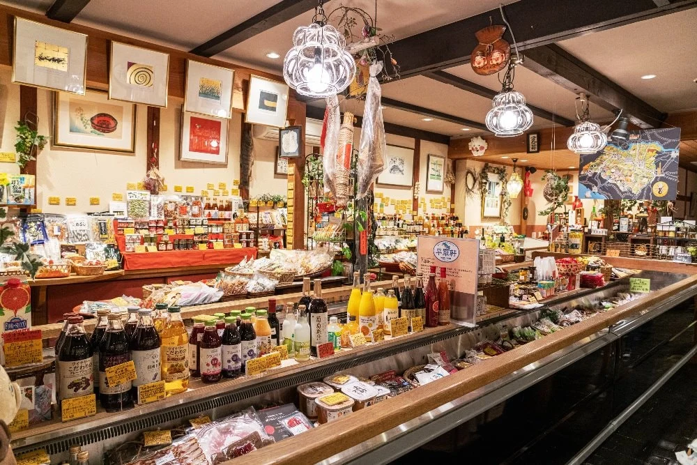 おいしいものブティック平翠軒 店内