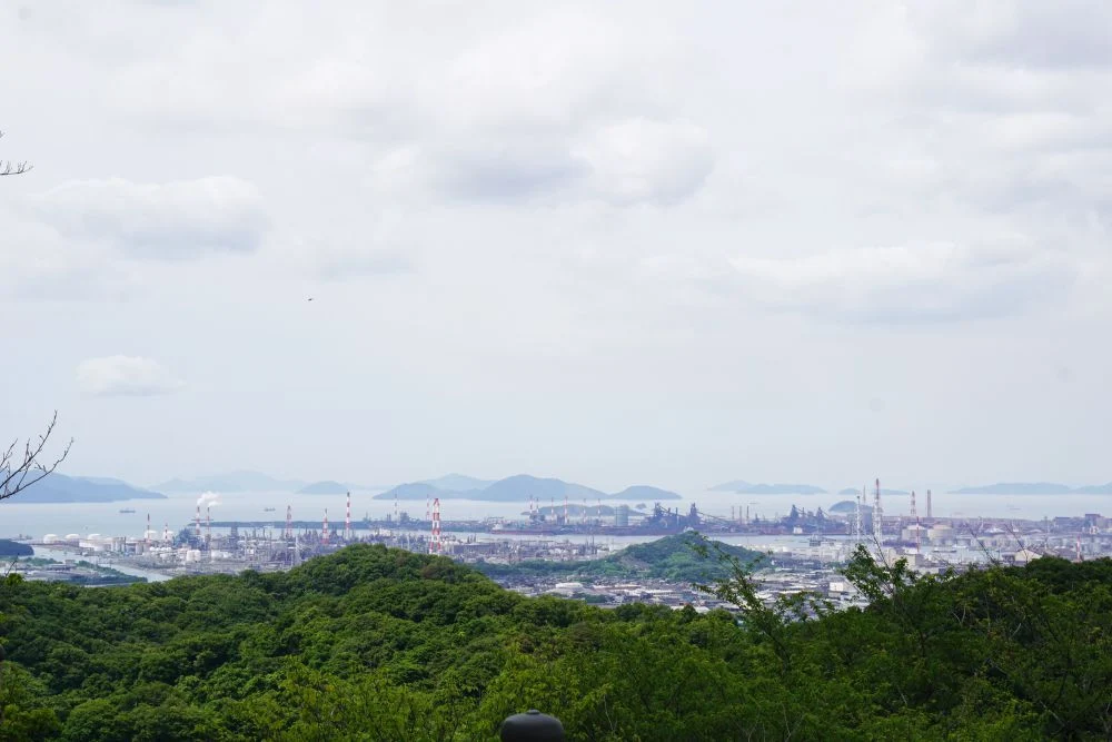 種松山公園から見る水島コンビナート