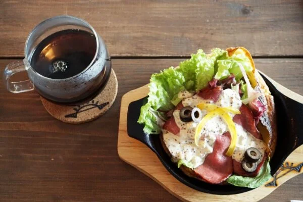 CAFE BRIDGE(カフェブリッジ) ～ 真備町でオーダーメイドの一杯を。おいしい珈琲とダッチベイビーが魅力的なカフェ