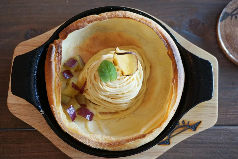 CAFE BRIDGE 安納芋のモンブランクリームのダッチベイベー