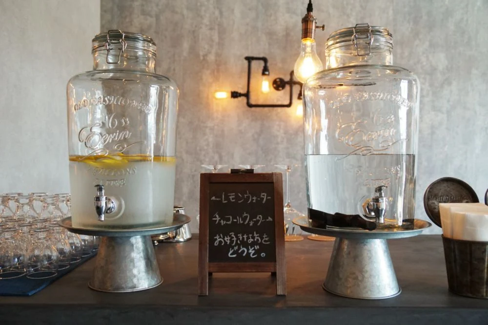 CAFE BRIDGE レモンウォーターとチャコールウォーター