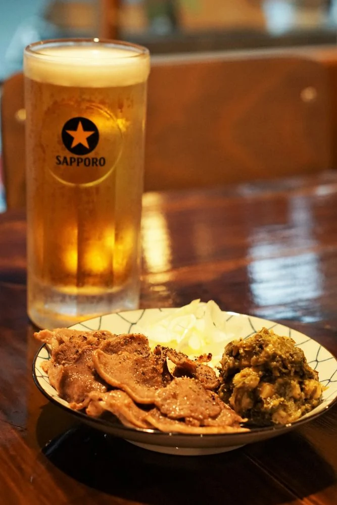 ノラネコ食堂真備店 豚タン焼と生ビール