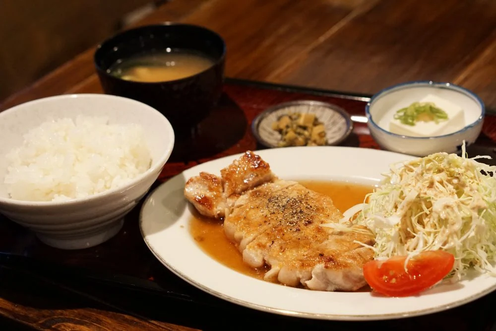 ノラネコ食堂真備店 東京田中のジンジャーポークソテー