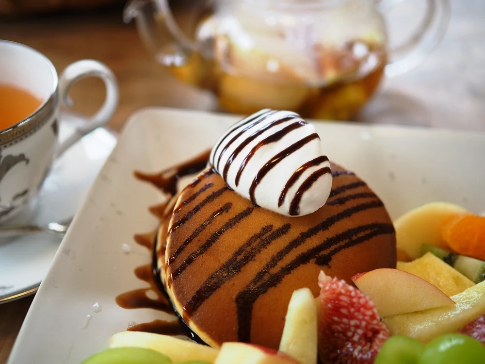 パンケーキ季節のフルーツ添え