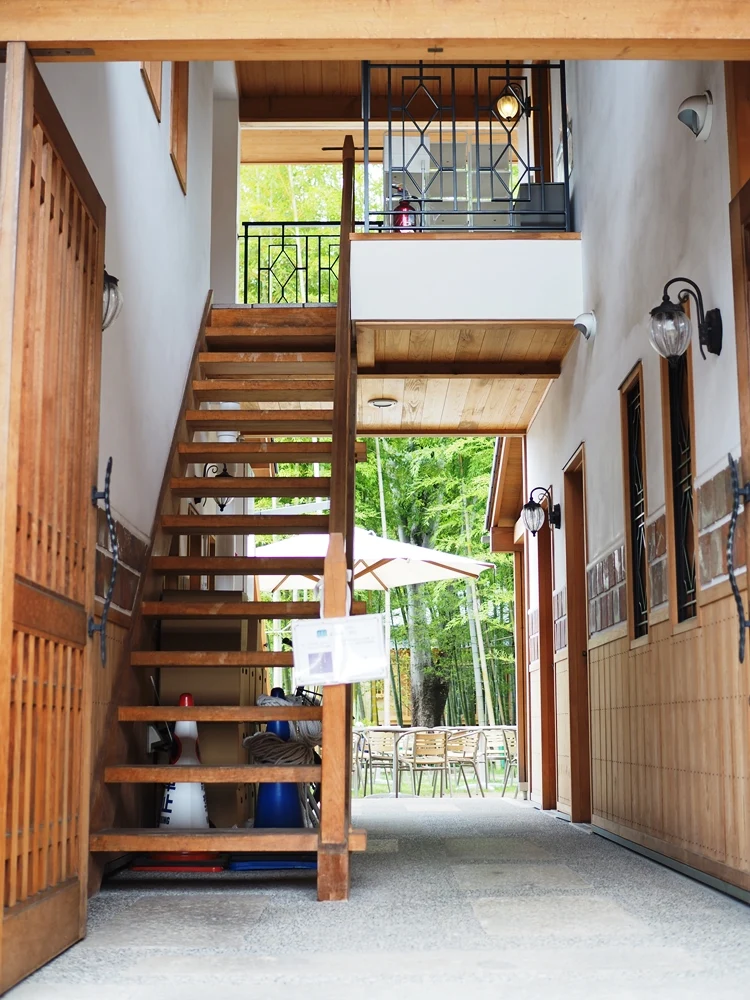 果物小町 階段