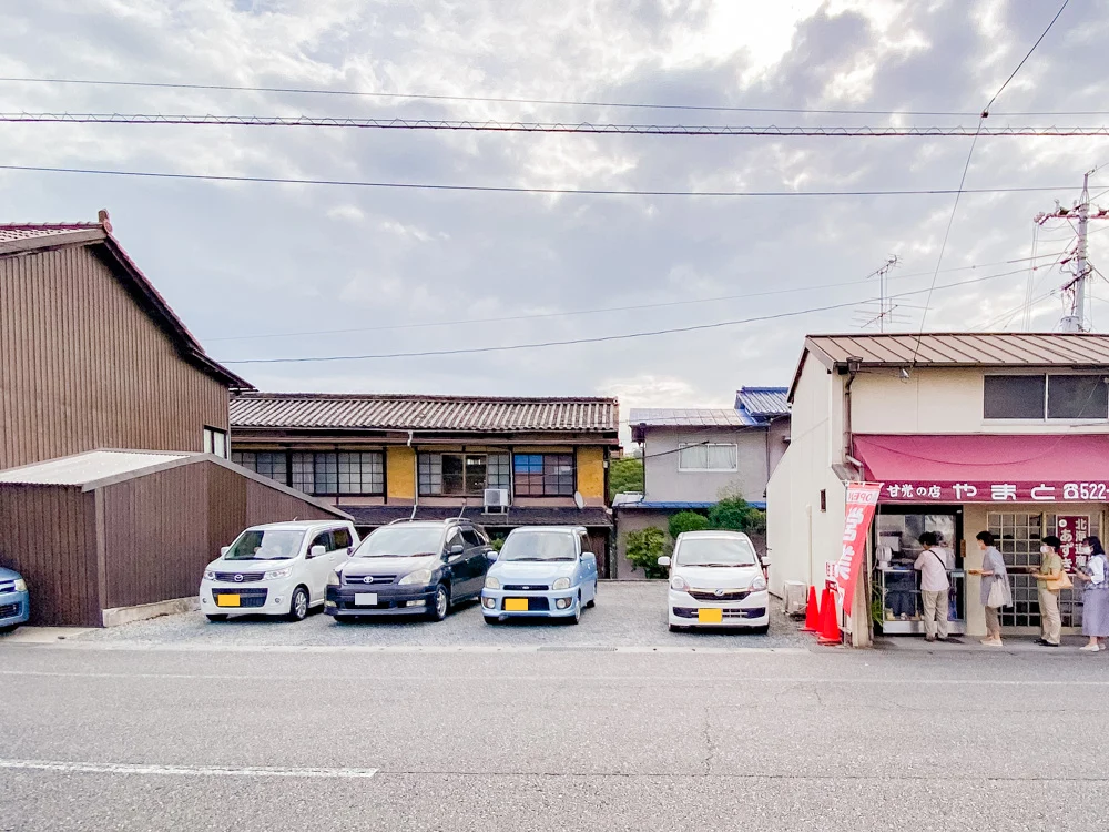 やまと：駐車場