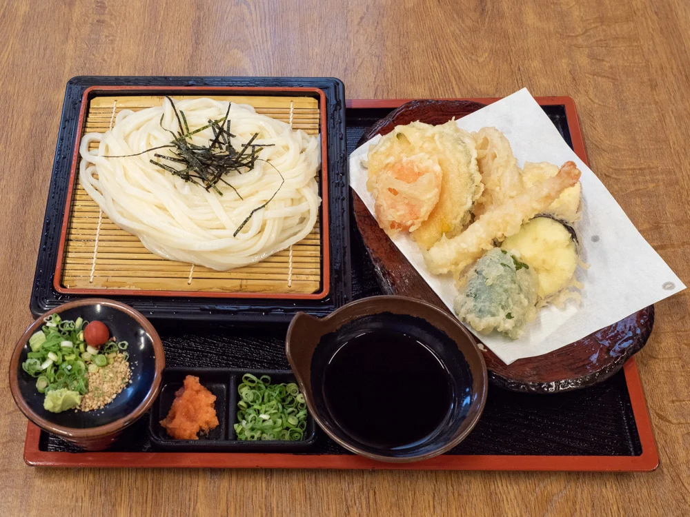 蔵:天ザルうどん