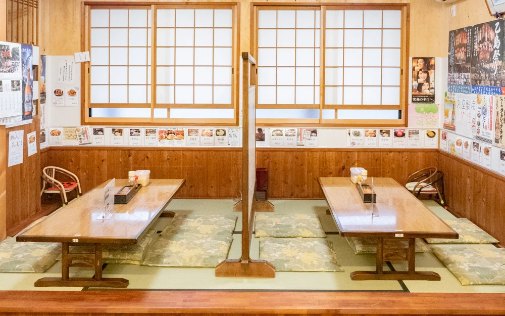 蔵:店内