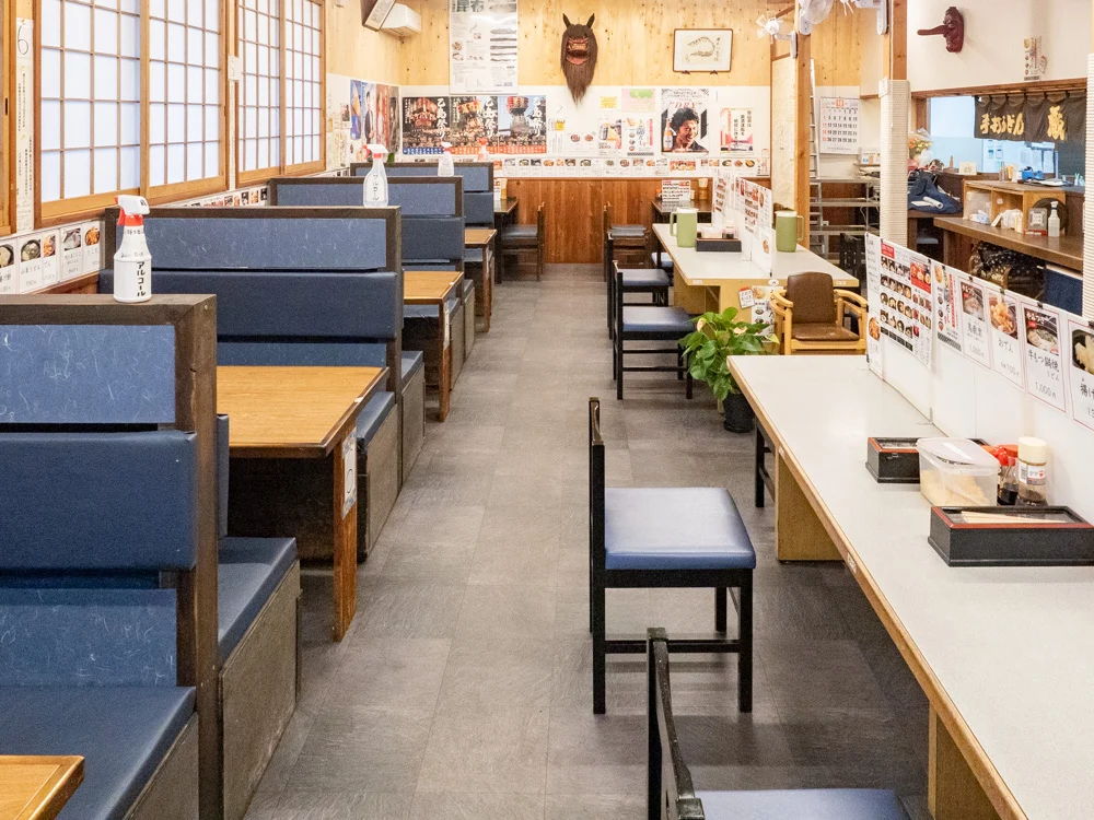 蔵:店内