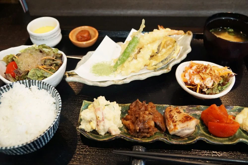 秋のランチいただきます 「和酒楽食 せりべ」