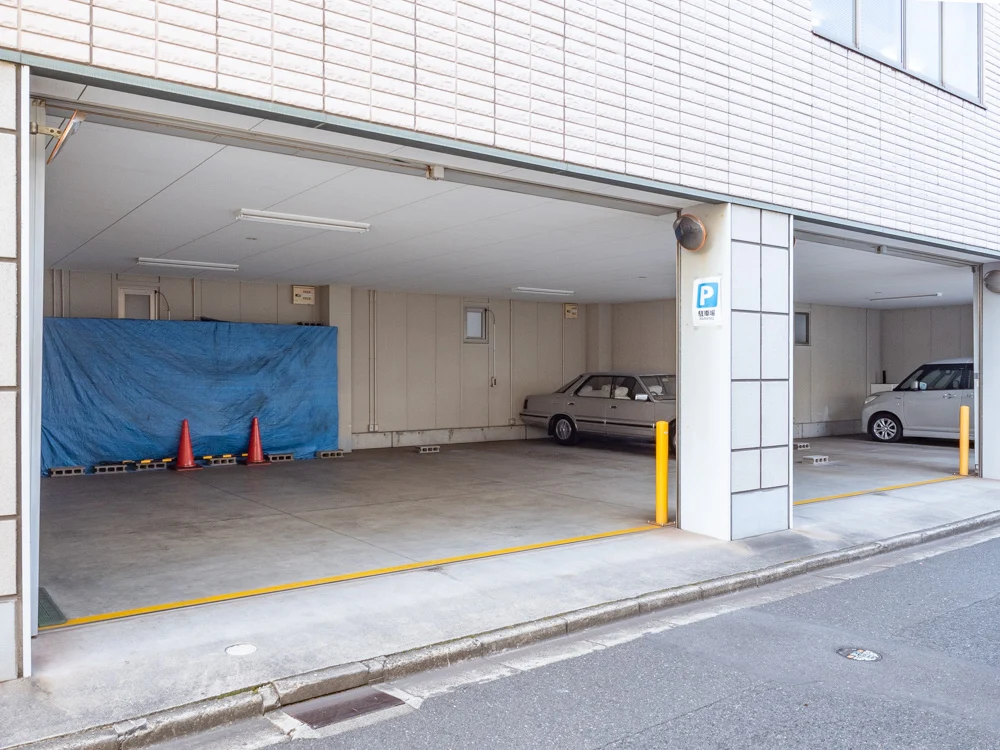 栄堂：駐車場