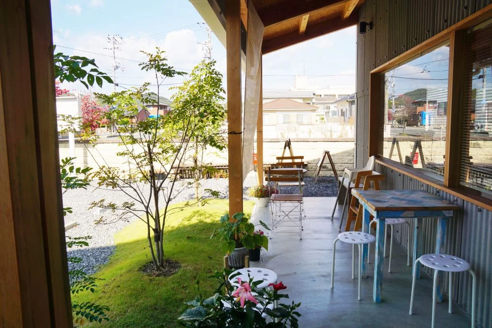 手打ちうどんさるや 屋外席