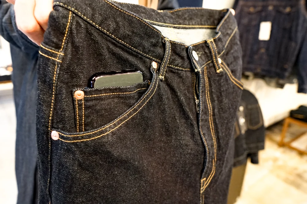 NEGATIVE DENIM