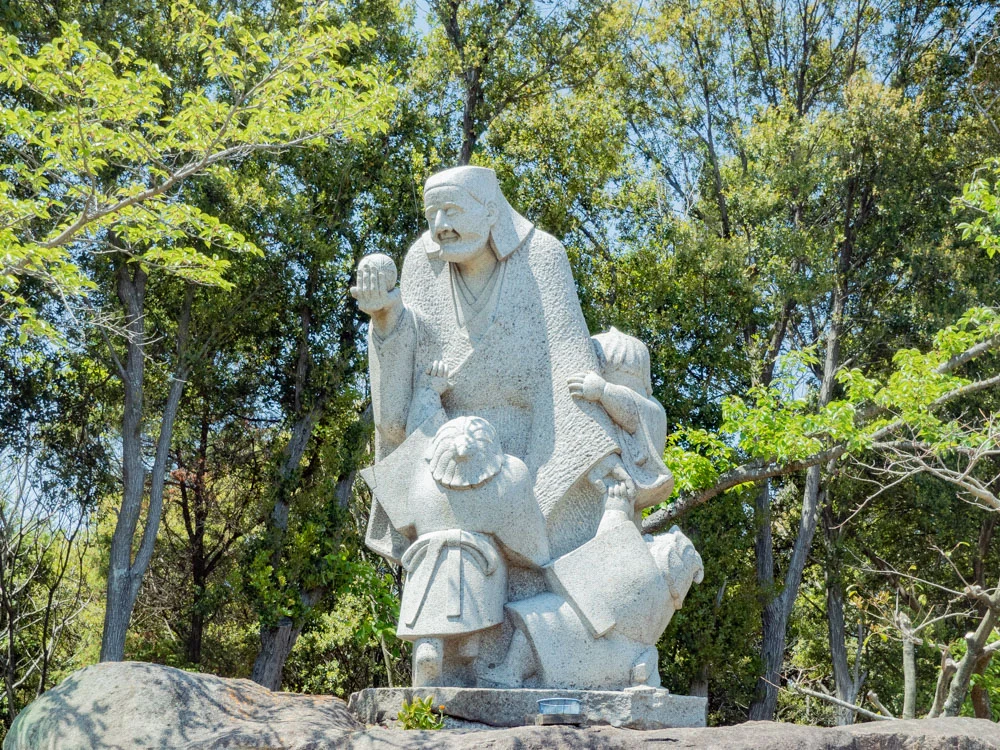 円通寺:童と良寛像
