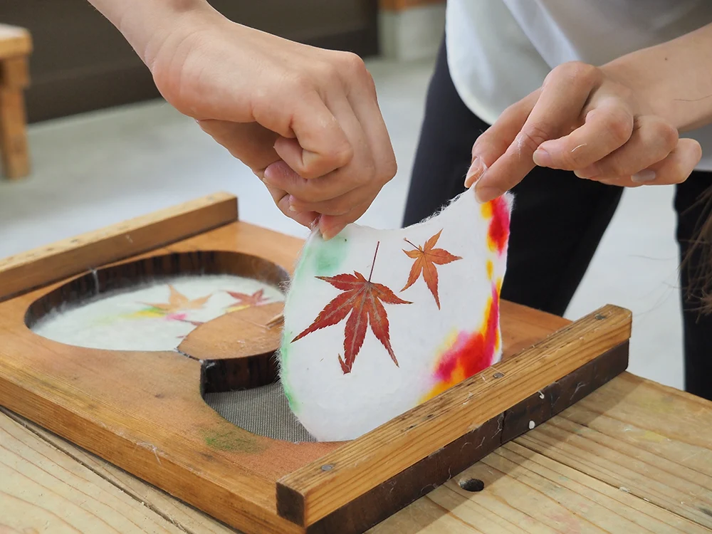 紙の館 紙すき体験