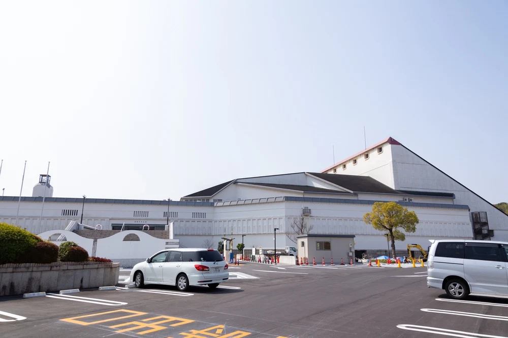倉敷市民会館の正面