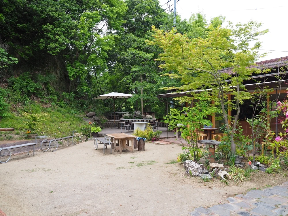 庭_三宅商店酒津