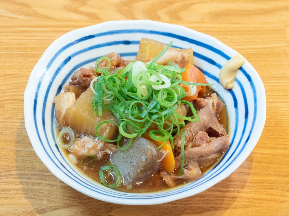 まりんどーる：牛スジ煮込み