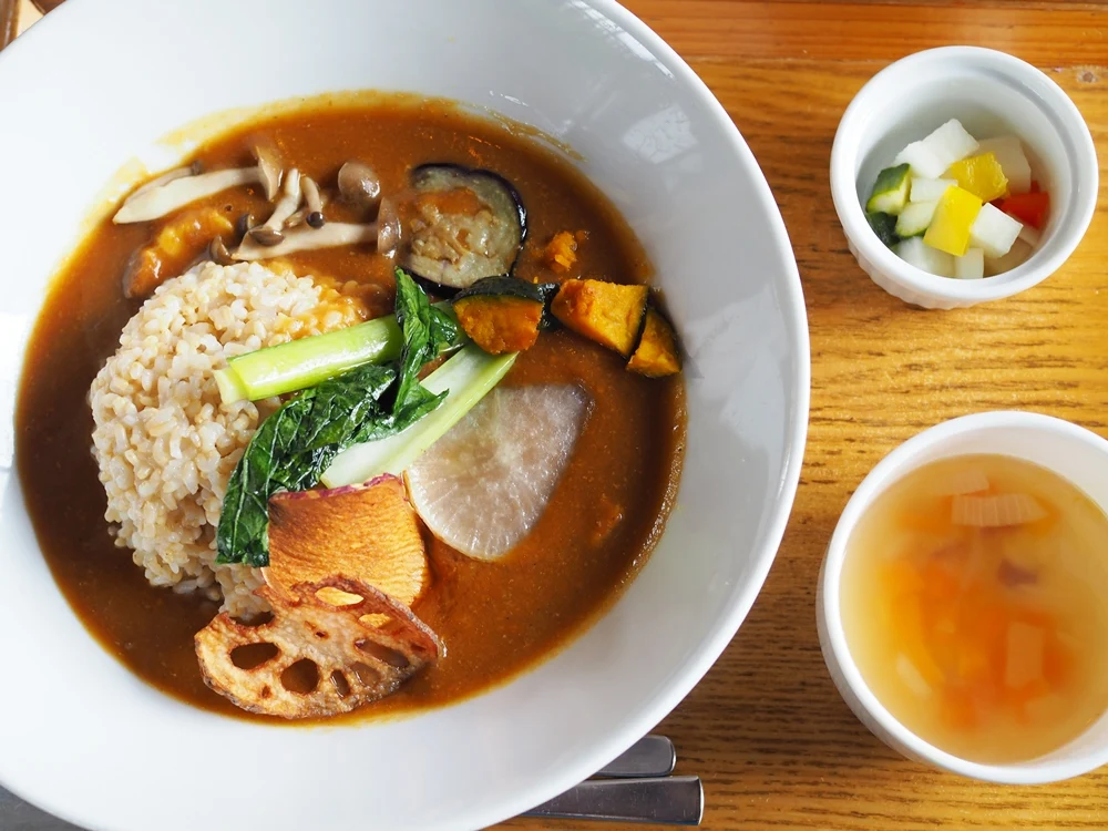 三宅商店酒津_カレー上から