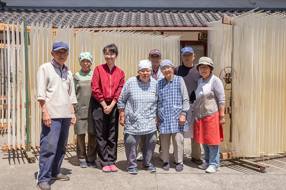 河田賢一製麺工場の皆さんと