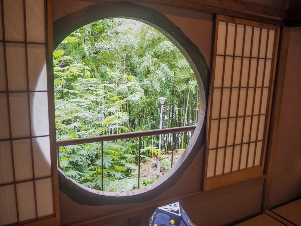 斎館 窓