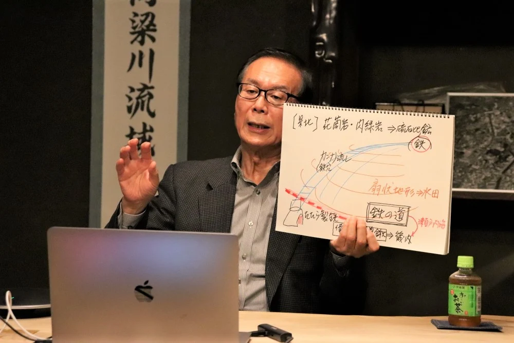 神崎先生の講義のようす 鉄