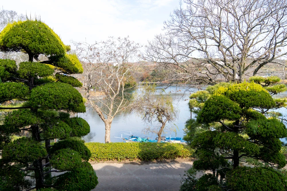 2回から配水池をのぞむ