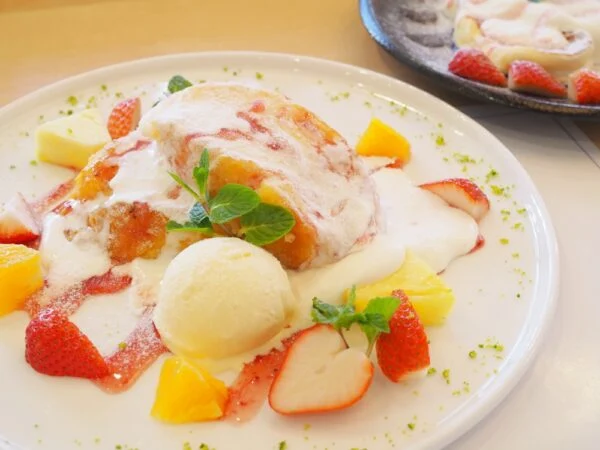 Cafe Cascade(カフェ キャスケード) ～ 年中藤の花が咲き乱れる写真を撮りたくなるカフェ